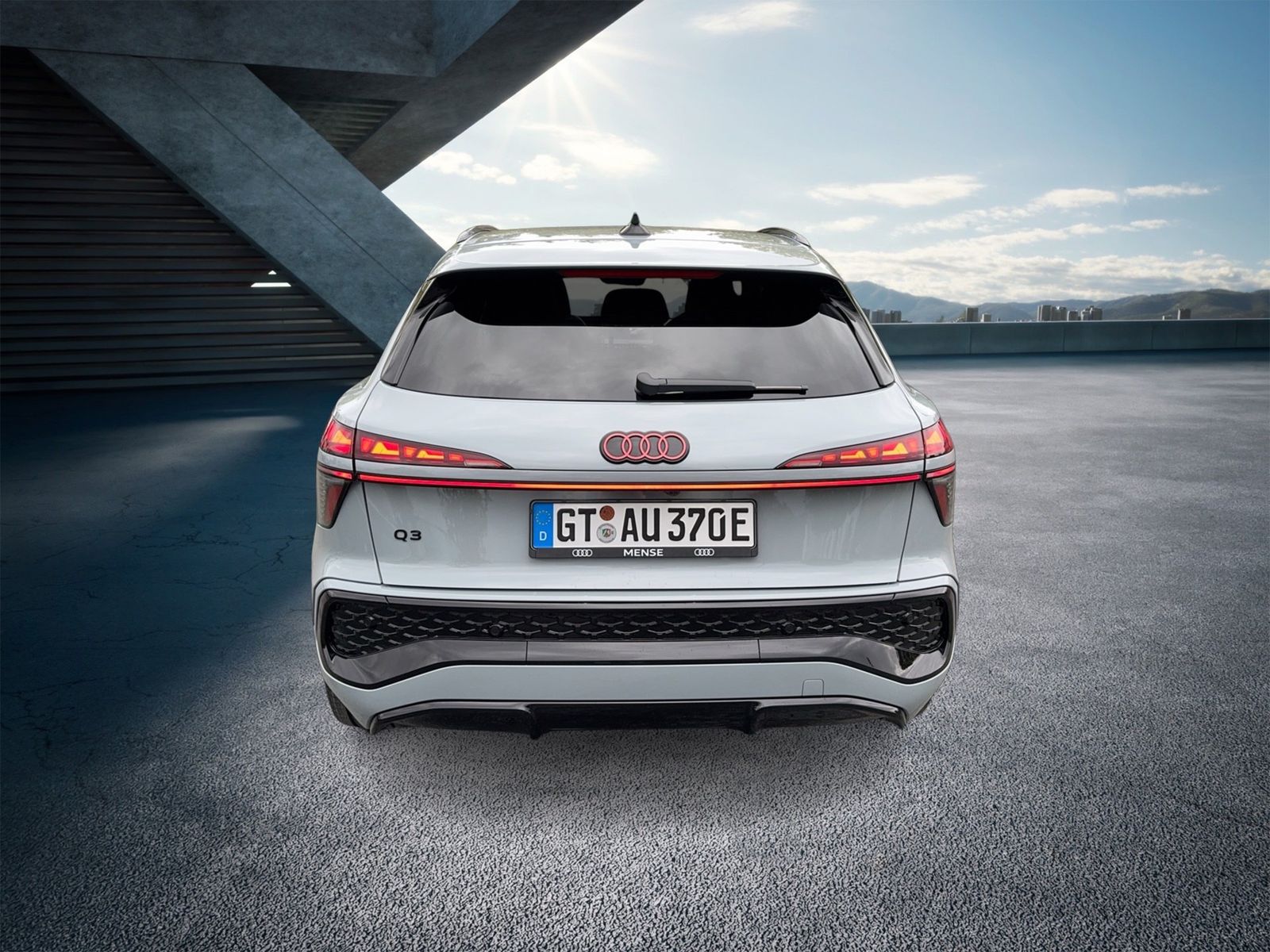 Fahrzeugabbildung Audi Q3 SUV e-hybrid 200 kW S tronic Matrix|Sonos|HUD