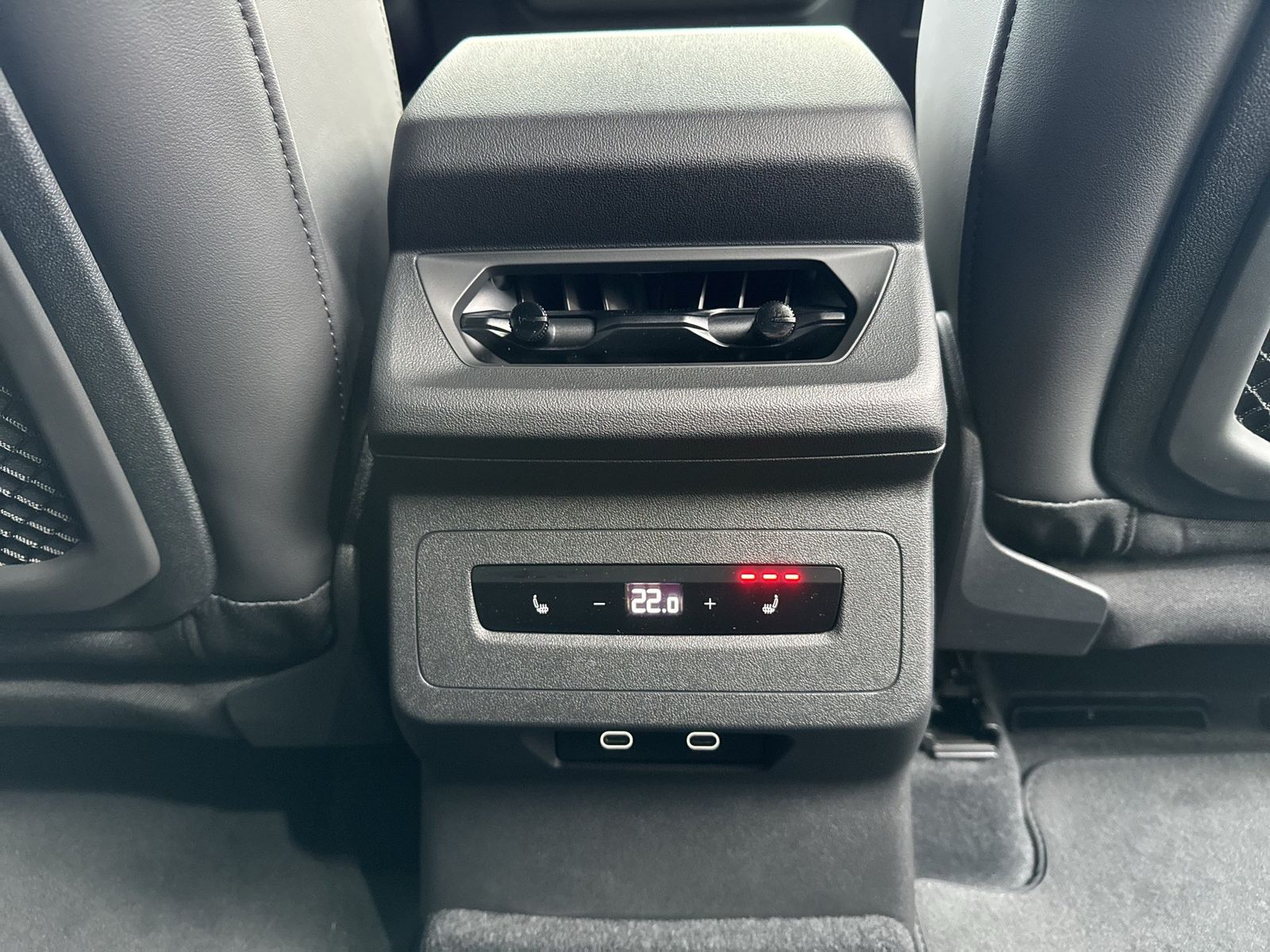 Fahrzeugabbildung Audi Q6 SUV e-tron quattro 285 kW B&O|AHK|HUD|Luft|LM