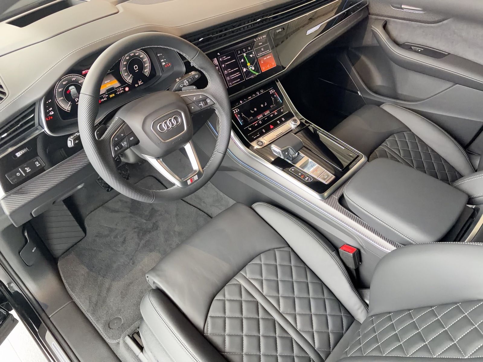 Fahrzeugabbildung Audi Q7 SUV S line 60TFSIe AHK|Pano|Luft|B&O