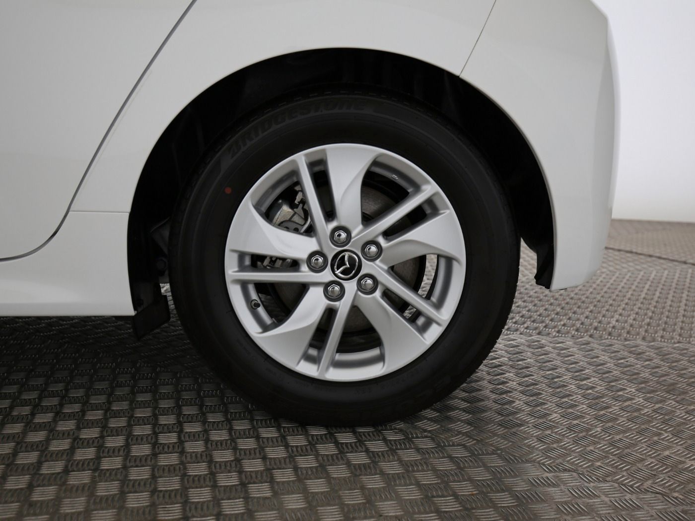 Fahrzeugabbildung Mazda 2 1.5 HEV Centre-Line ACC|DynLicht|Facelift|SHZG