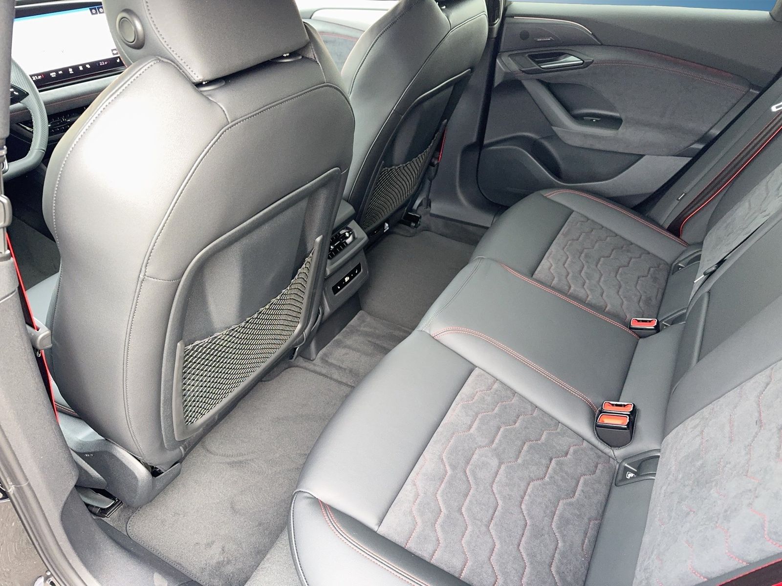 Fahrzeug autohaus mense Fahrzeugabbildung Audi A6 Sportback e-tron quattro 315 kW B&O|AHK|HUD