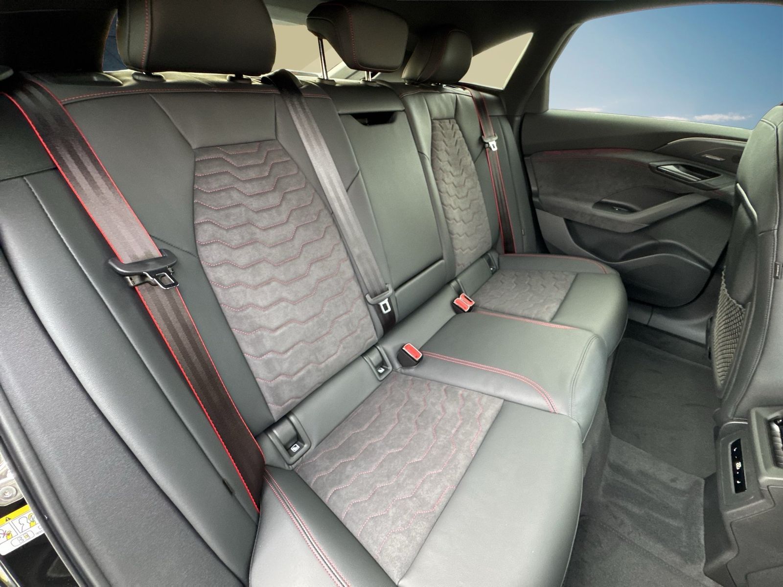 Fahrzeug autohaus mense Fahrzeugabbildung Audi A6 Sportback e-tron quattro 315 kW B&O|AHK|HUD