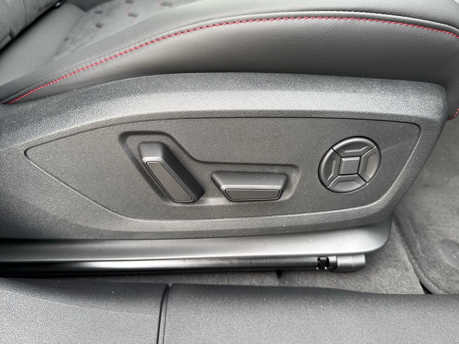 Fahrzeug autohaus mense Fahrzeugabbildung Audi A6 Sportback e-tron quattro 315 kW B&O|AHK|HUD