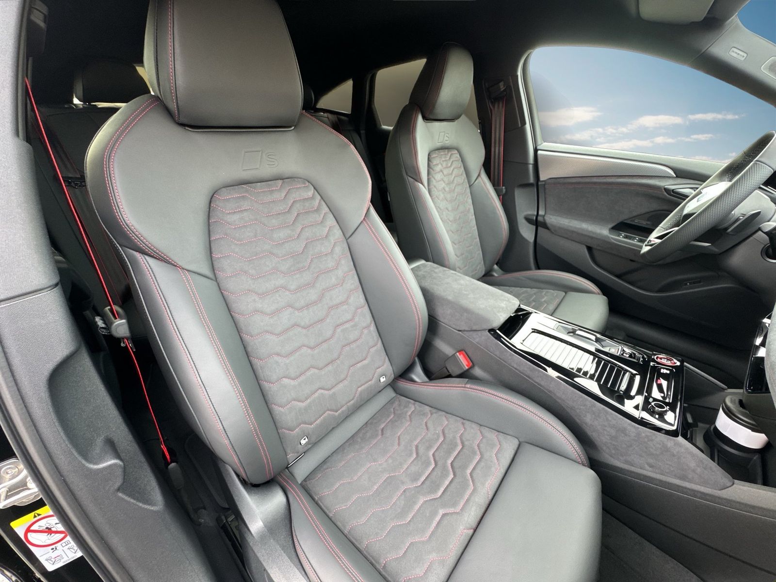 Fahrzeug autohaus mense Fahrzeugabbildung Audi A6 Sportback e-tron quattro 315 kW B&O|AHK|HUD