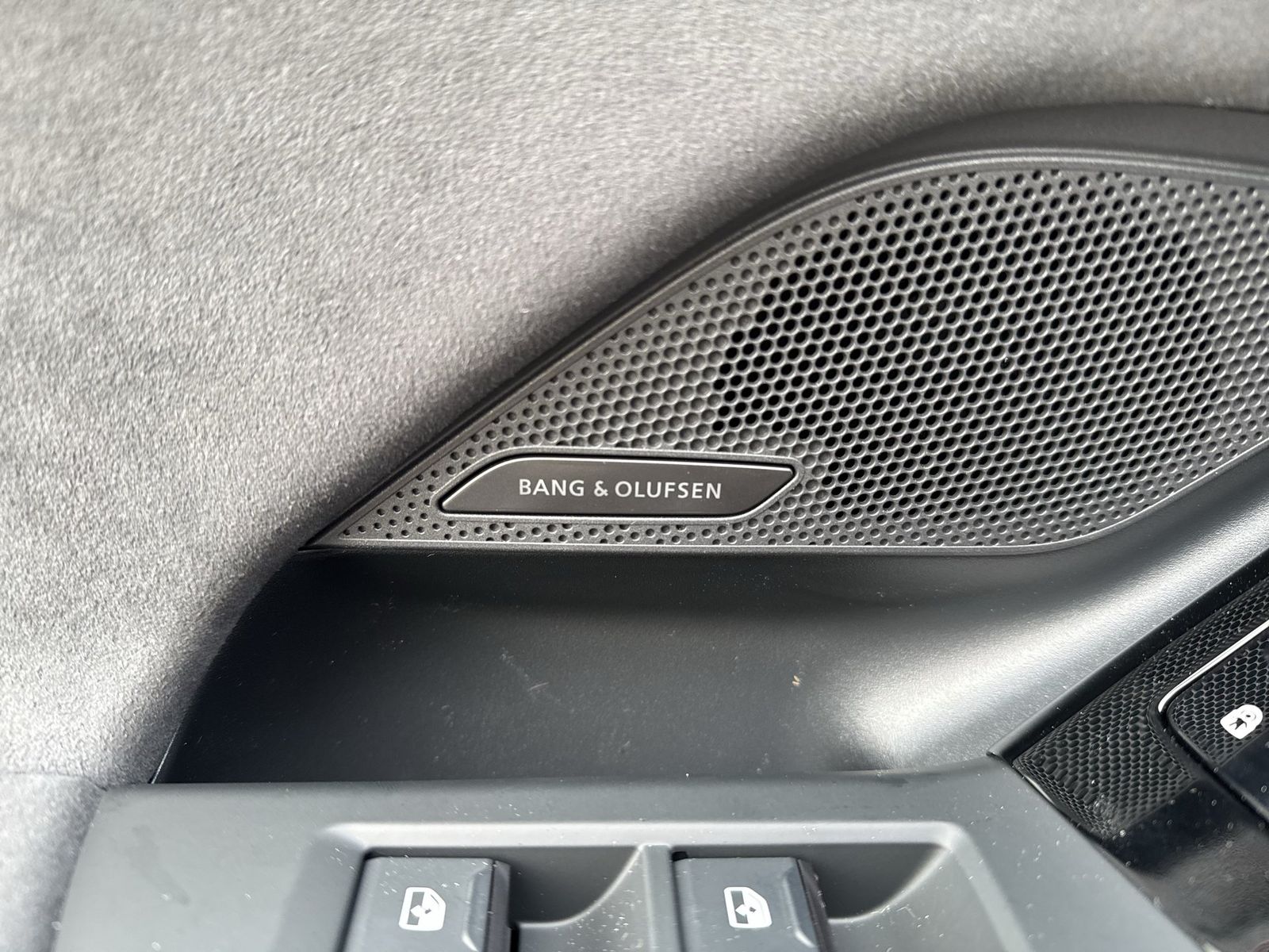 Fahrzeug autohaus mense Fahrzeugabbildung Audi A6 Sportback e-tron quattro 315 kW B&O|AHK|HUD