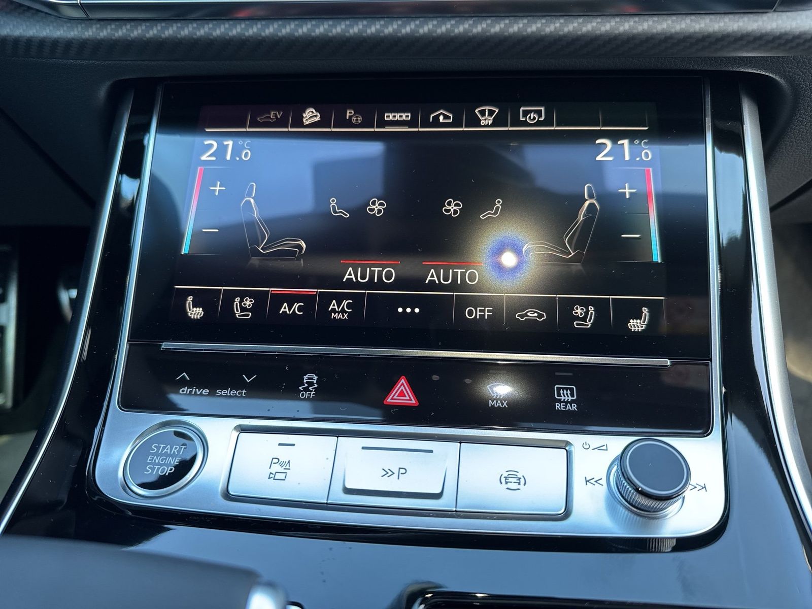 Fahrzeugabbildung Audi Q8 SUV TFSI e quattro 360 kW tiptronic Matrix|SD