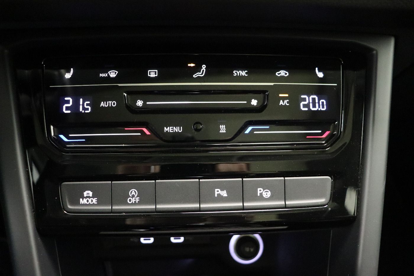 Fahrzeugabbildung Volkswagen Touran 1.5 TSI DSG Highline |AHK|Pano|Navi|ACC|C