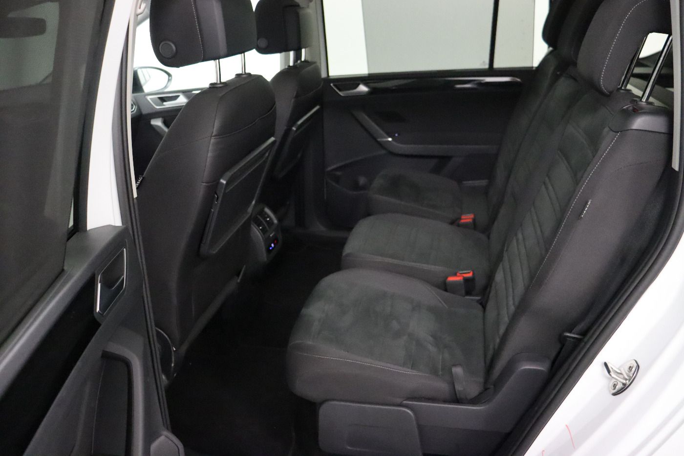 Fahrzeugabbildung Volkswagen Touran 1.5 TSI DSG Highline |AHK|Pano|Navi|ACC|C