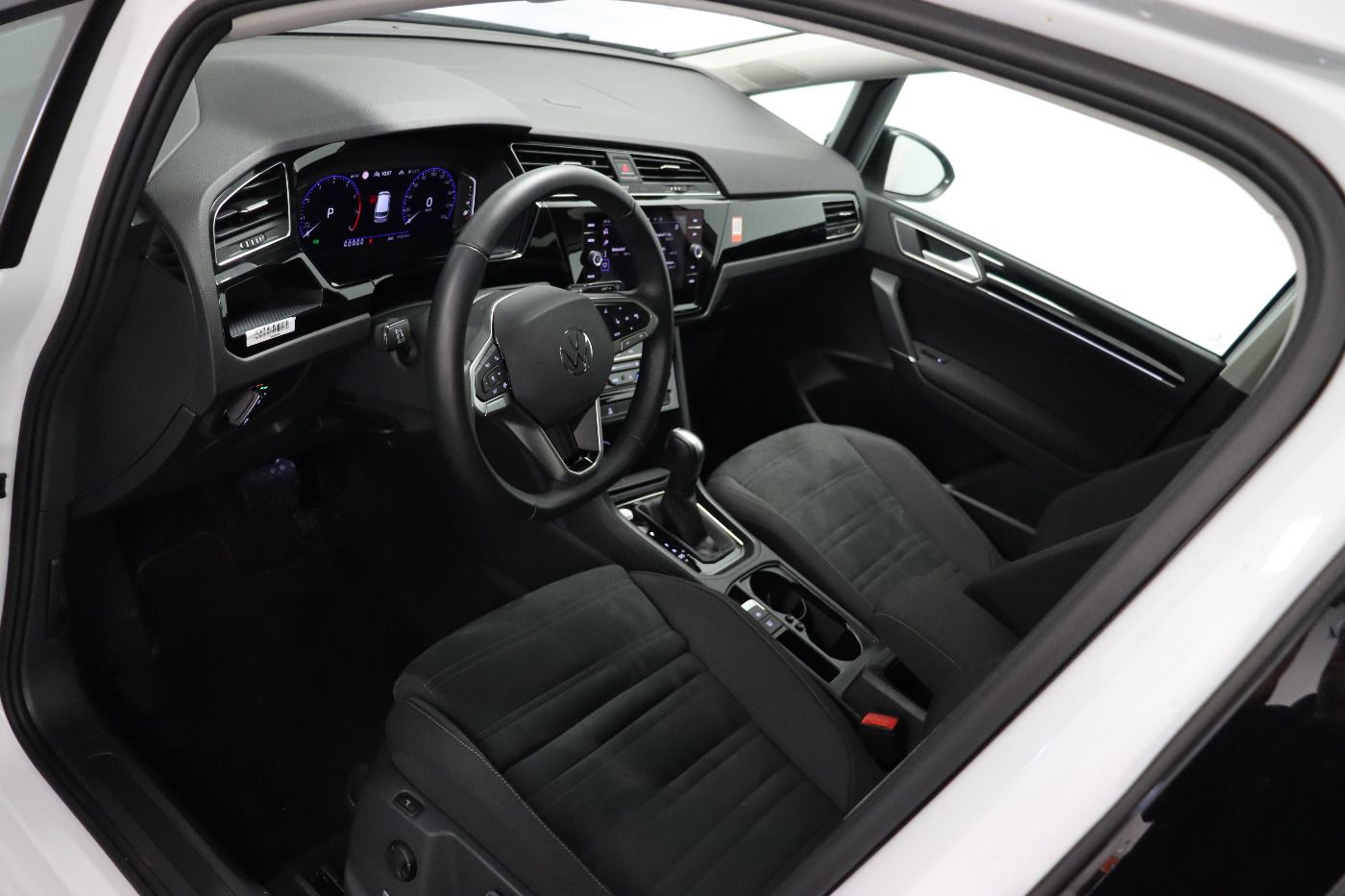 Fahrzeugabbildung Volkswagen Touran 1.5 TSI DSG Highline |AHK|Pano|Navi|ACC|C