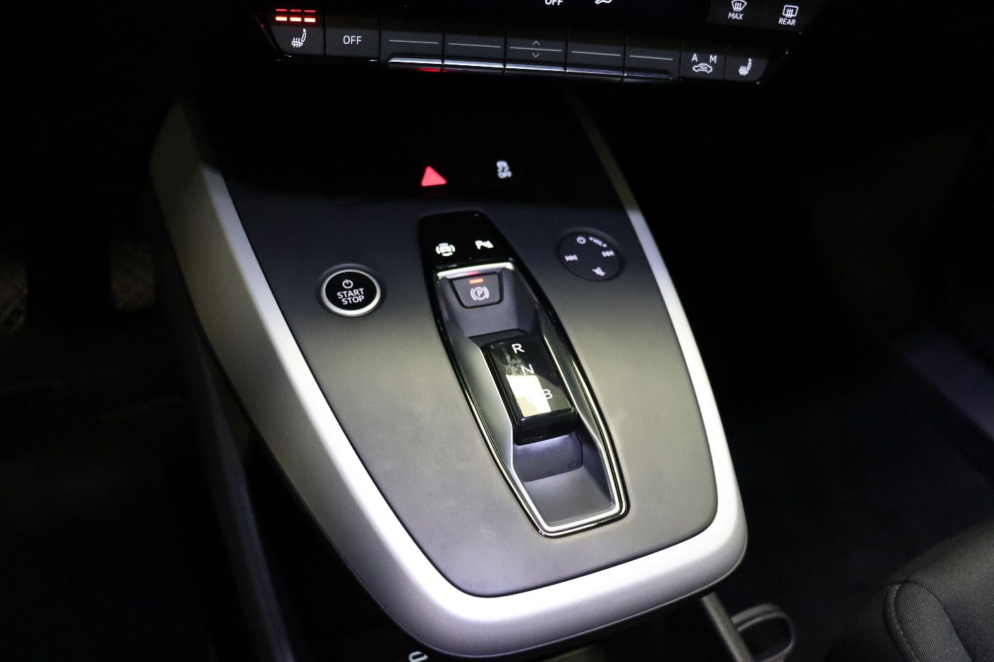 Fahrzeug autohaus mense Fahrzeugabbildung Audi Q4 e-tron 40 Standhzg|LED|Navi|VirtualCP