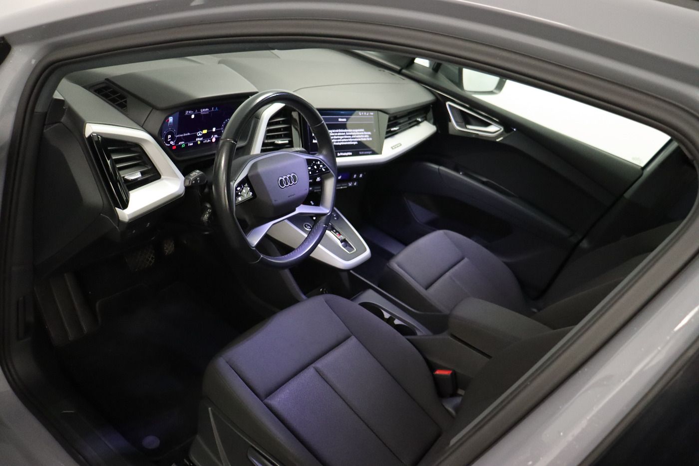 Fahrzeug autohaus mense Fahrzeugabbildung Audi Q4 e-tron 40 Standhzg|LED|Navi|VirtualCP