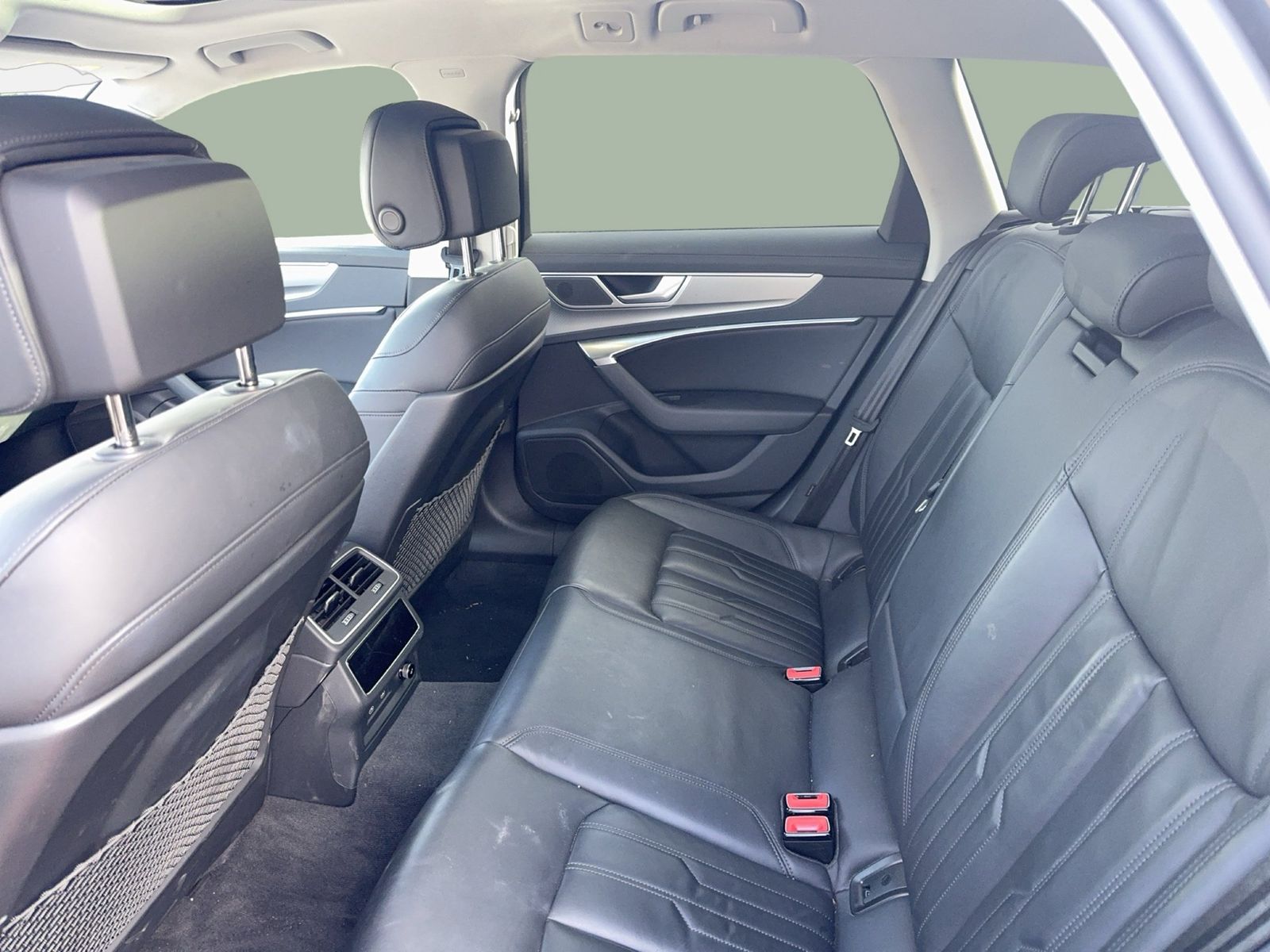 Fahrzeugabbildung Audi A6 Avant 50 TFSIe S tronic Design AHK