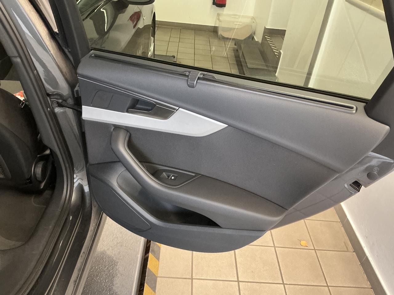 Fahrzeug autohaus mense Fahrzeugabbildung Audi A4 Avant 40 TDI Quattro S tronic S line