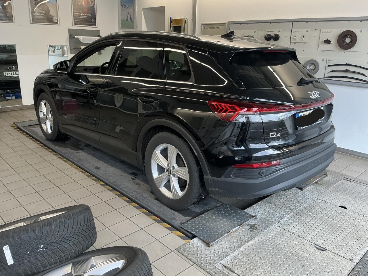 Fahrzeug autohaus mense Fahrzeugabbildung Audi Q4 e-tron 40 CarPlay|HUD|Standhzg