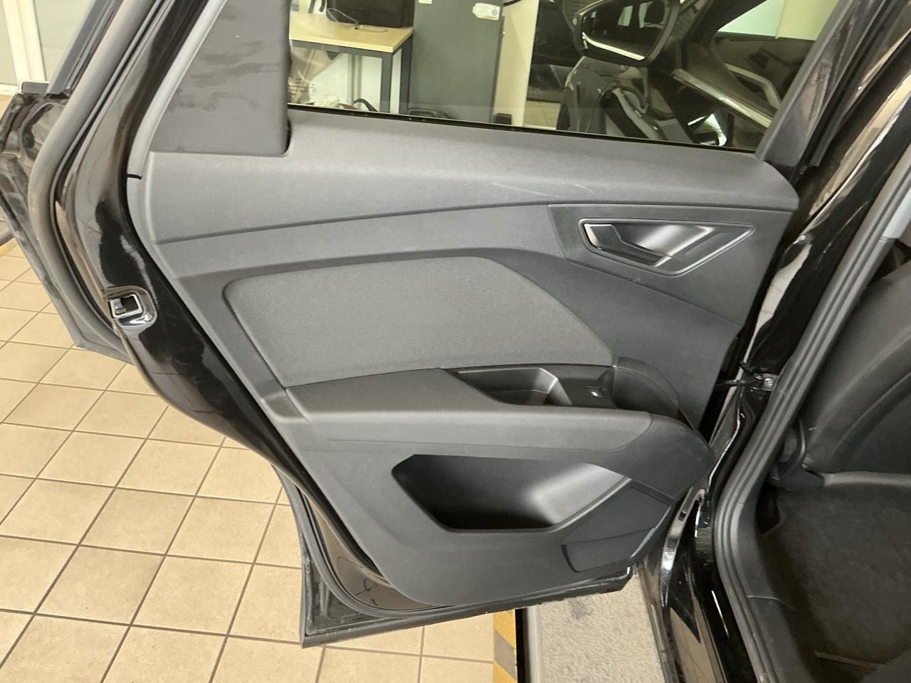 Fahrzeug autohaus mense Fahrzeugabbildung Audi Q4 e-tron 40 CarPlay|HUD|Standhzg