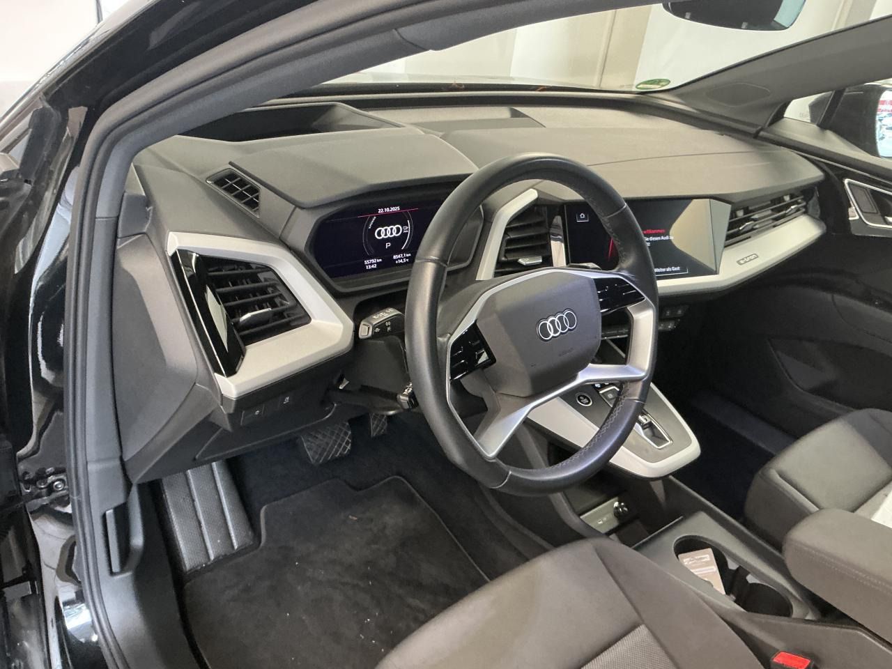 Fahrzeug autohaus mense Fahrzeugabbildung Audi Q4 e-tron 40 CarPlay|HUD|Standhzg