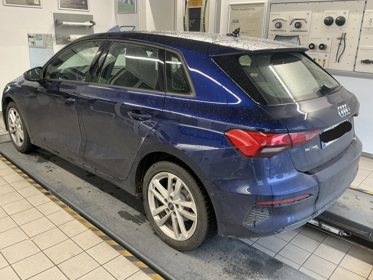 Fahrzeugabbildung Audi A3 Sportback 40 TFSI e S tronic Navi|VirtualCP