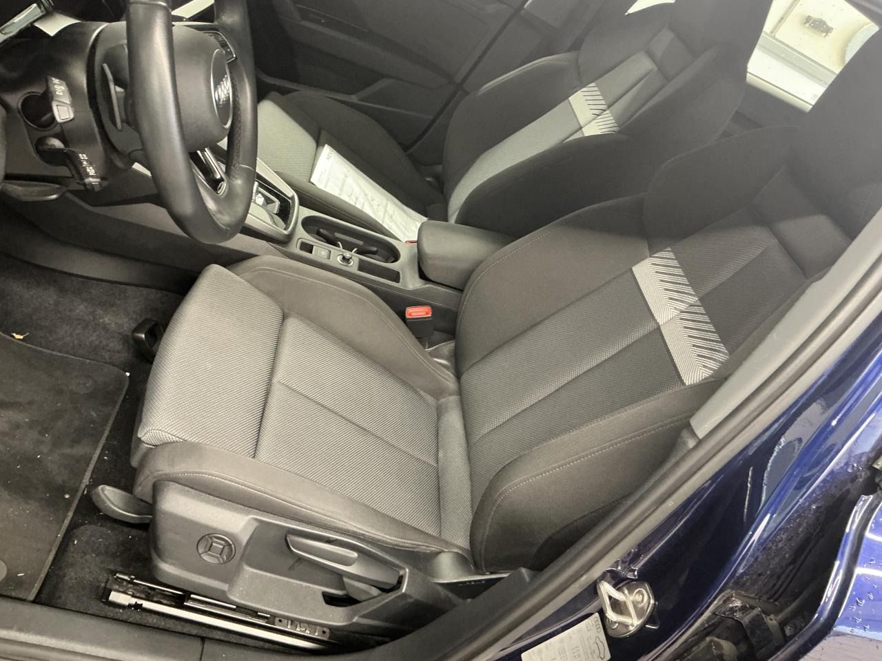 Fahrzeugabbildung Audi A3 Sportback 40 TFSI e S tronic Navi|VirtualCP