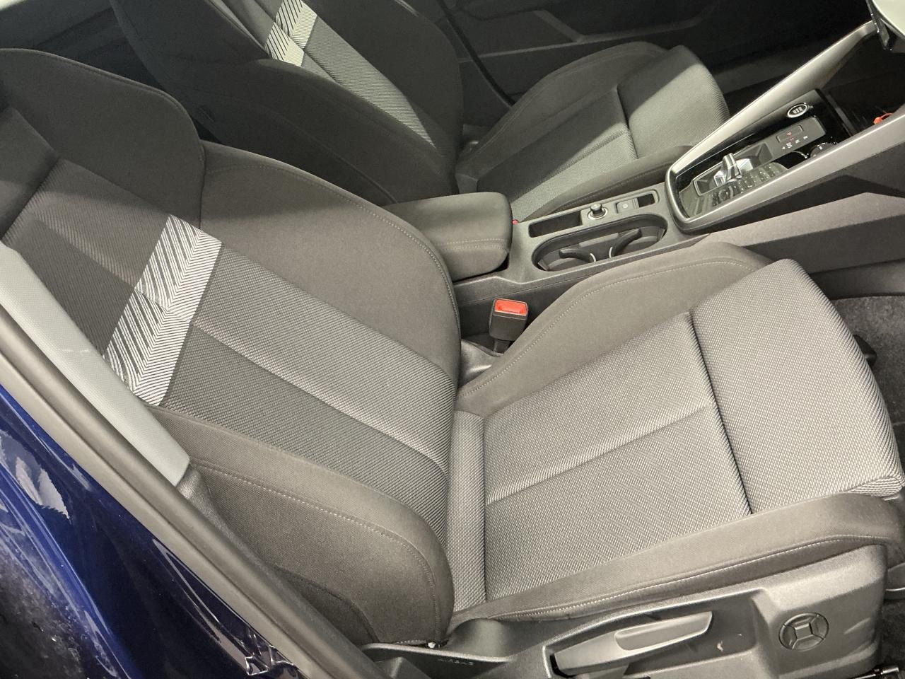 Fahrzeugabbildung Audi A3 Sportback 40 TFSI e S tronic Navi|VirtualCP