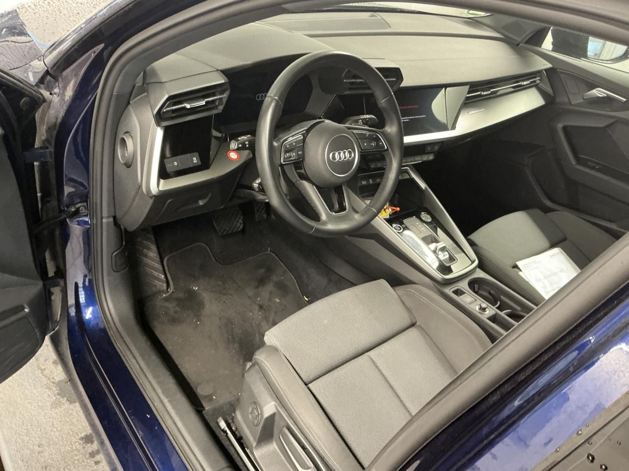Fahrzeugabbildung Audi A3 Sportback 40 TFSI e S tronic Navi|VirtualCP