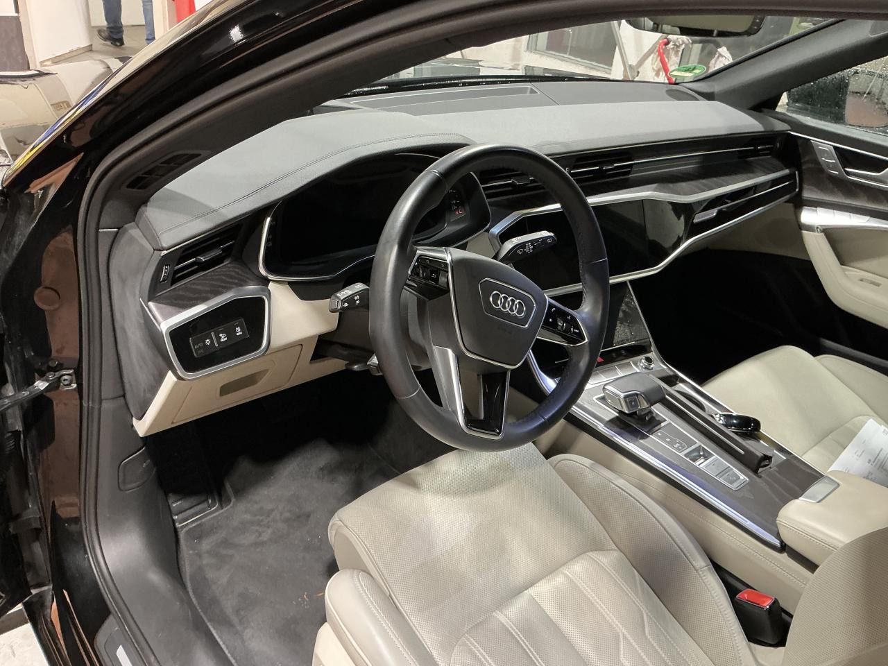 Fahrzeugabbildung Audi A6 Avant 50 TFSIe Quattro S tronic Design B&O
