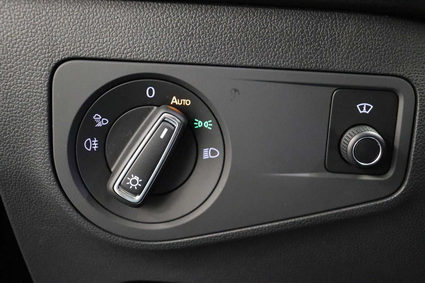 Fahrzeugabbildung Volkswagen Tiguan Allspace 2.0 TDI 4 Motion DSG Elegance SD