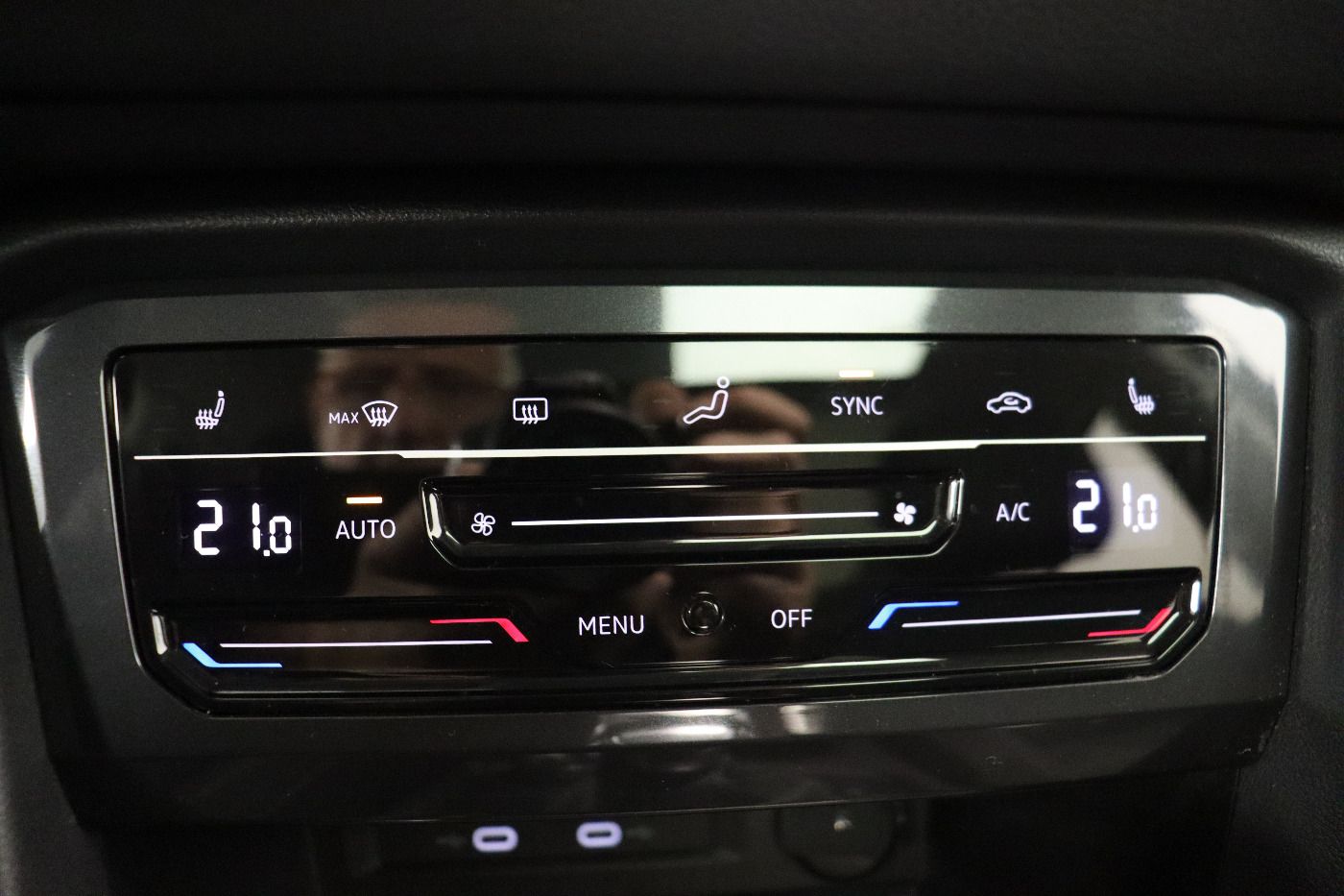 Fahrzeugabbildung Volkswagen Tiguan Allspace 2.0 TDI 4 Motion DSG Elegance SD