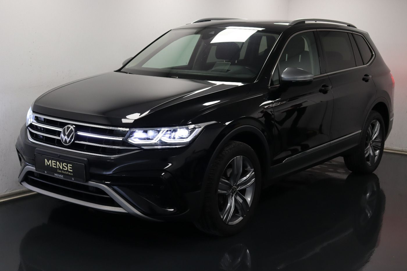 Fahrzeugabbildung Volkswagen Tiguan Allspace 2.0 TDI 4 Motion DSG Elegance SD