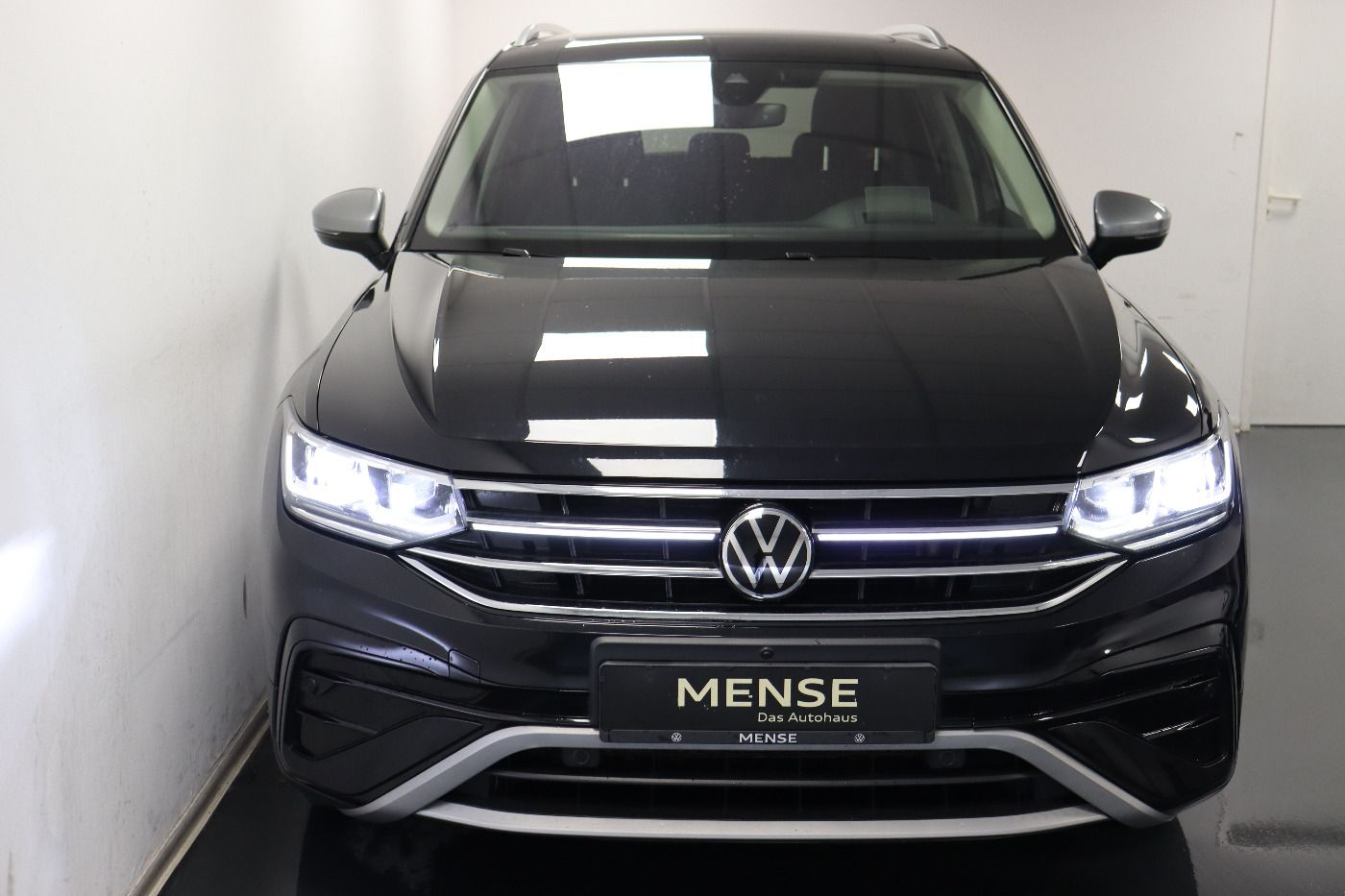 Fahrzeugabbildung Volkswagen Tiguan Allspace 2.0 TDI 4 Motion DSG Elegance SD