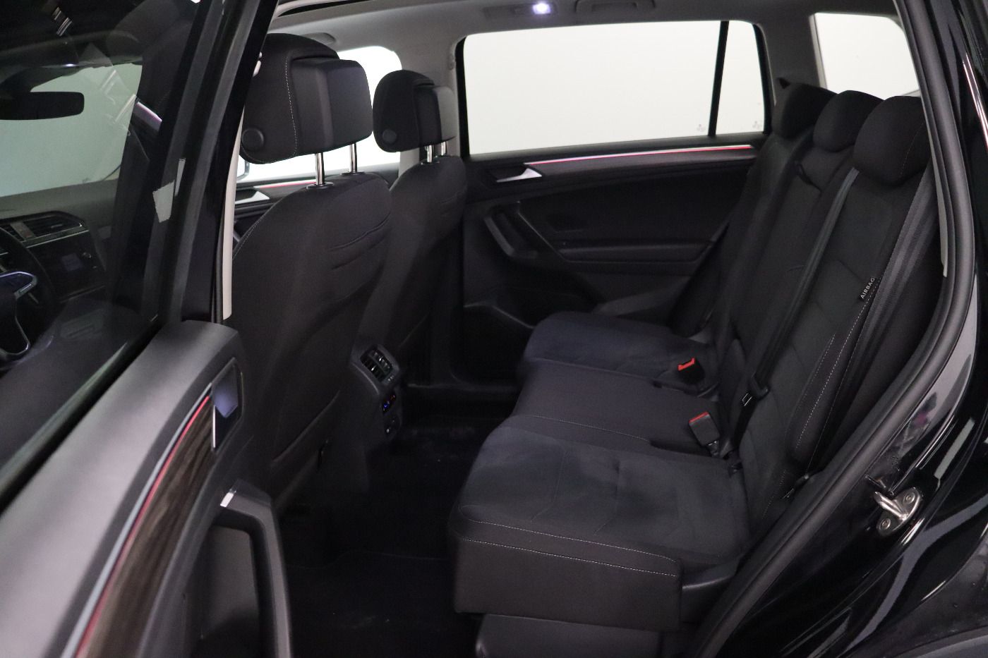Fahrzeugabbildung Volkswagen Tiguan Allspace 2.0 TDI 4 Motion DSG Elegance SD