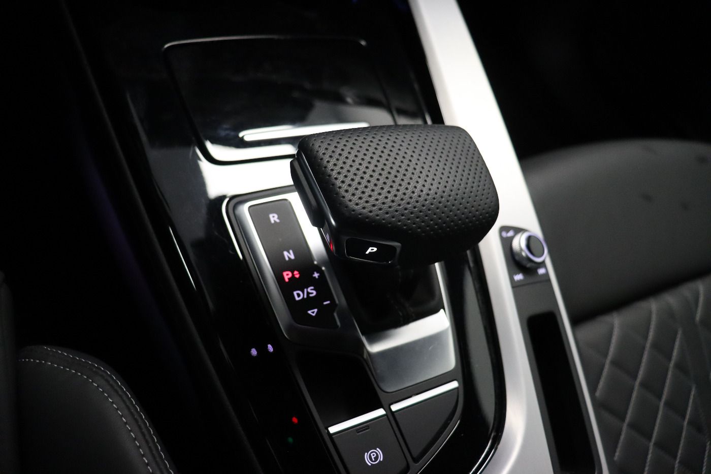 Fahrzeugabbildung Audi A4 Avant 40 TFSI S tronic S line ACC