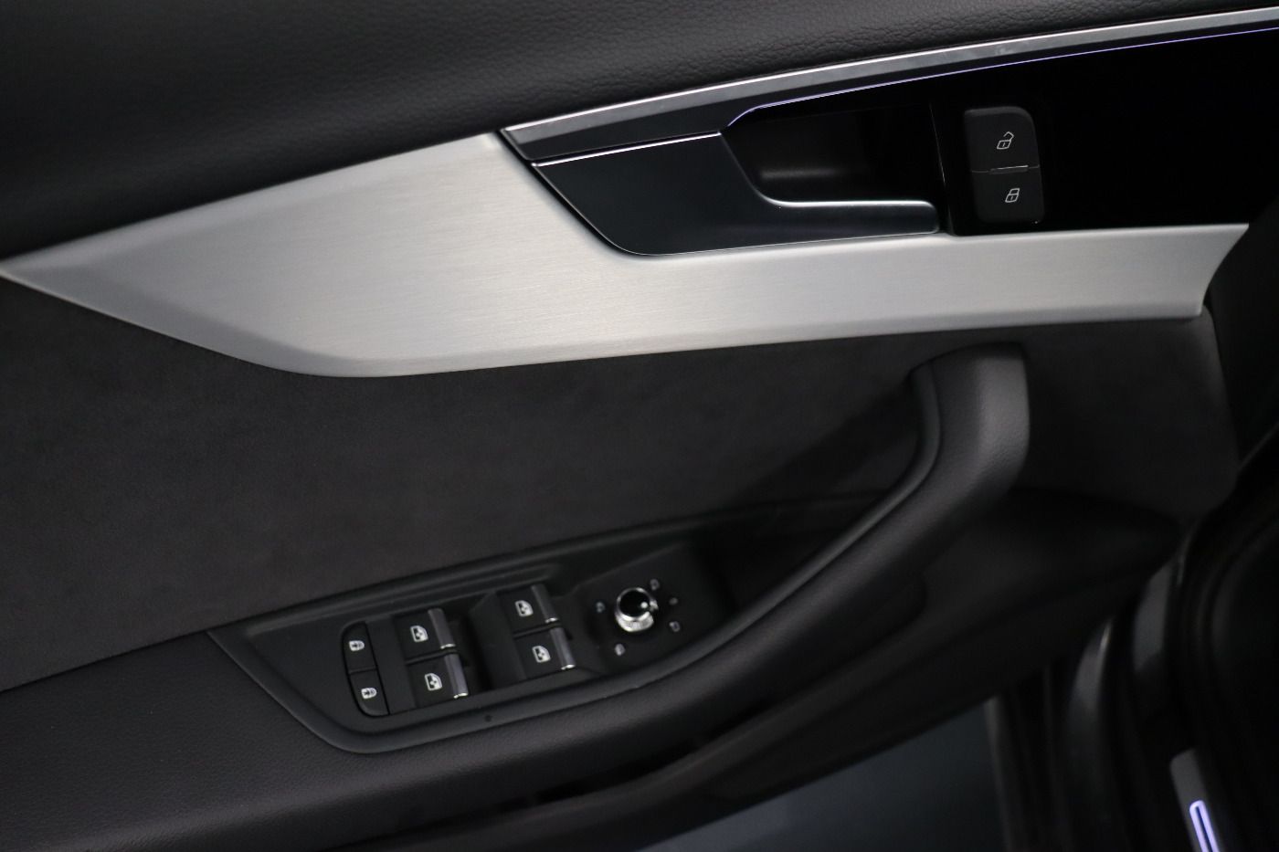 Fahrzeugabbildung Audi A4 Avant 40 TFSI S tronic S line ACC