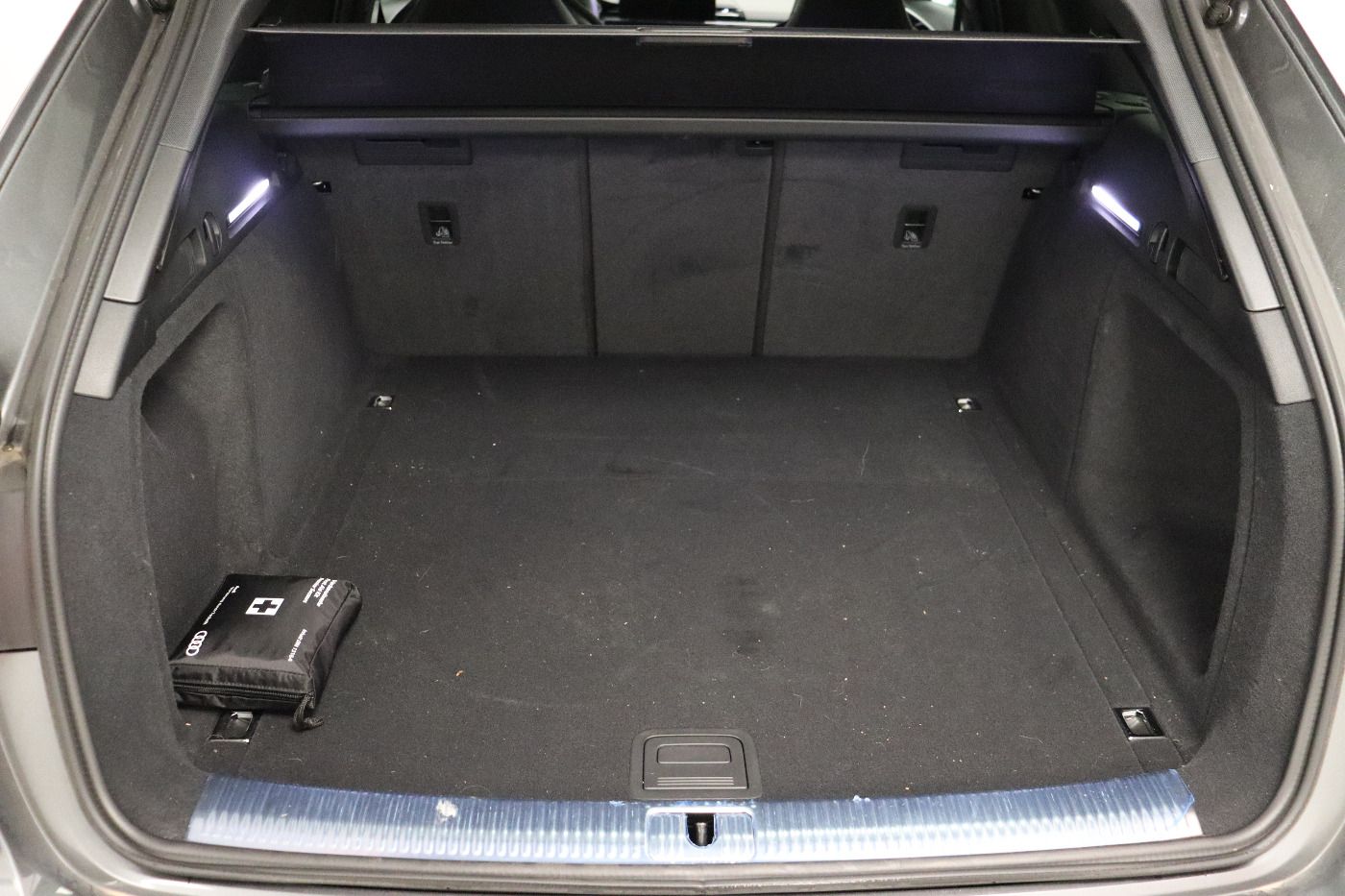 Fahrzeugabbildung Audi A4 Avant 40 TFSI S tronic S line ACC