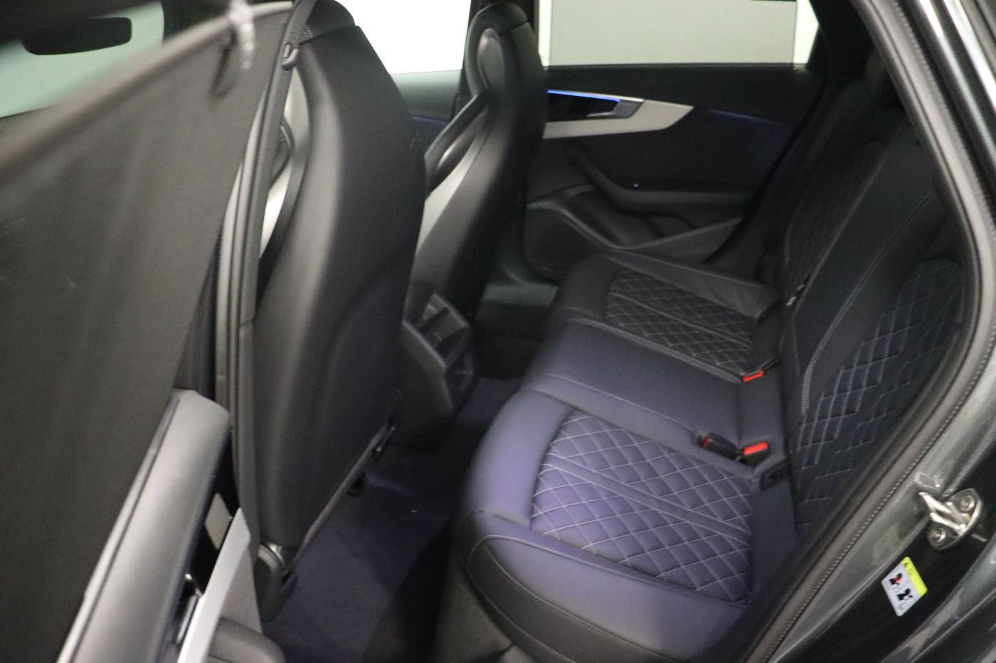 Fahrzeugabbildung Audi A4 Avant 40 TFSI S tronic S line ACC