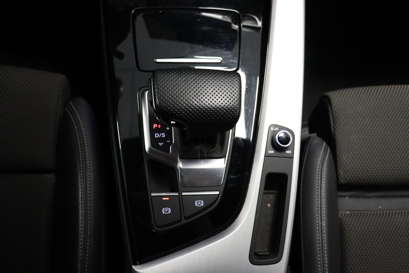 Fahrzeugabbildung Audi A4 Avant 40 TDI quattro S tronic S line