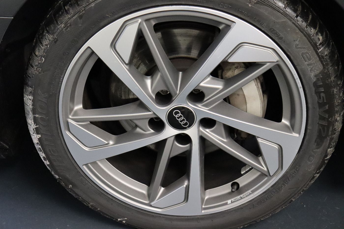 Fahrzeugabbildung Audi A4 Avant 40 TDI quattro S tronic S line