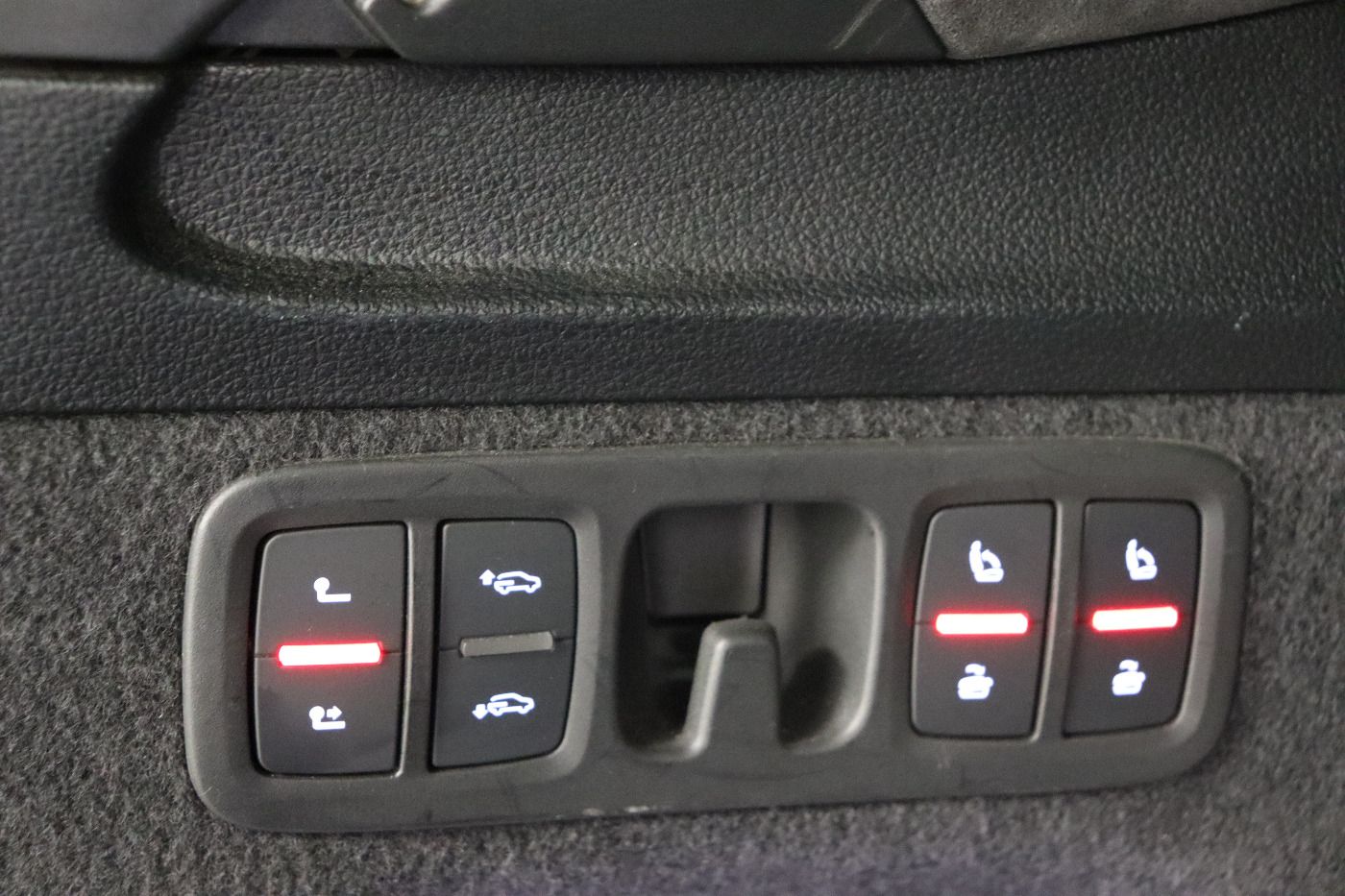 Fahrzeug autohaus mense Fahrzeugabbildung Audi SQ7 TFSI quattro tiptronic competition Matrix|B&