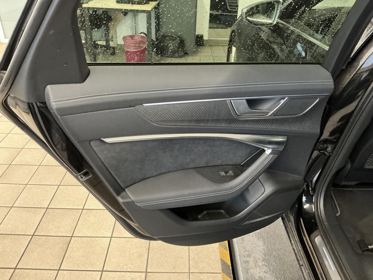 Fahrzeugabbildung Audi S6 Limousine B&O