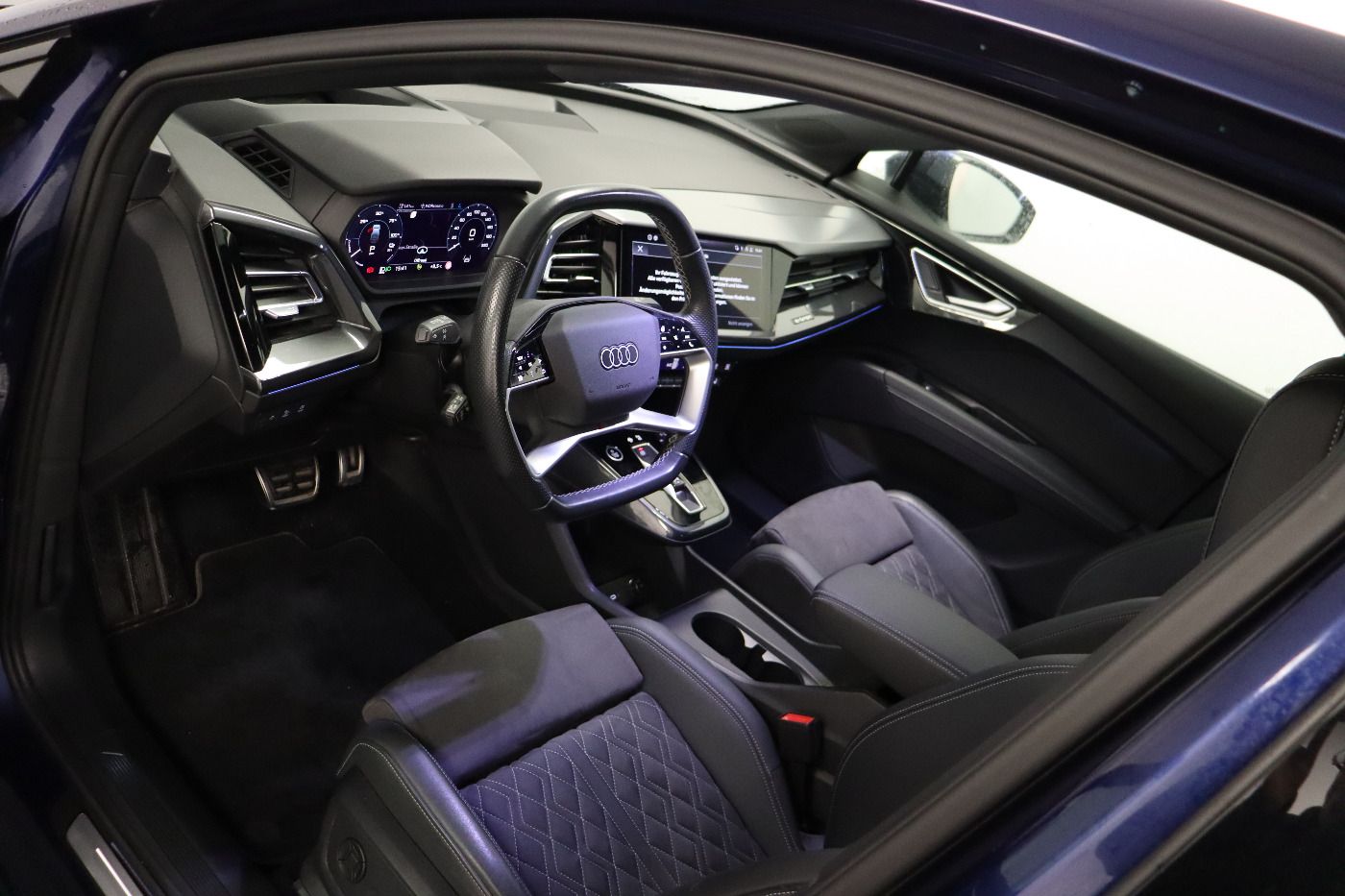 Fahrzeugabbildung Audi Q4 Sportback e-tron 40 S line Matrix|HUD|Pano|LM