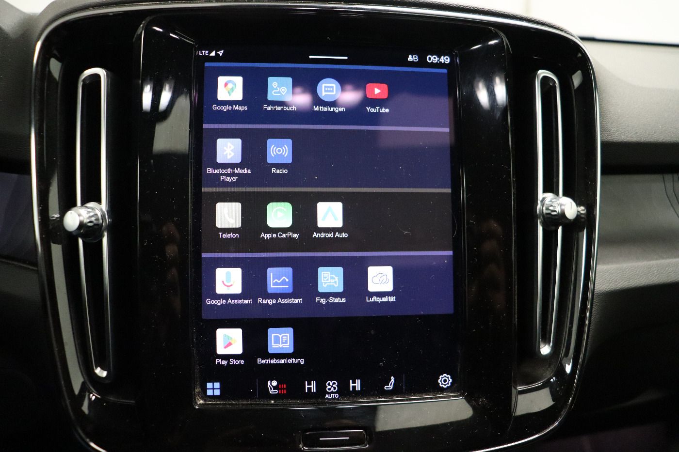 Fahrzeug autohaus mense Fahrzeugabbildung Volvo C40 Plus Recharge Pure Electric AWD Pano|SD|ACC