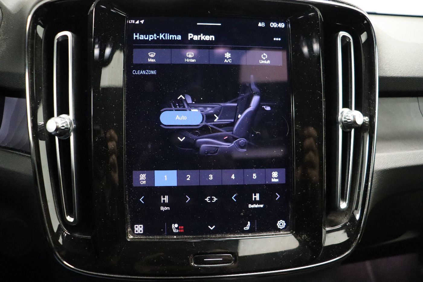 Fahrzeug autohaus mense Fahrzeugabbildung Volvo C40 Plus Recharge Pure Electric AWD Pano|SD|ACC