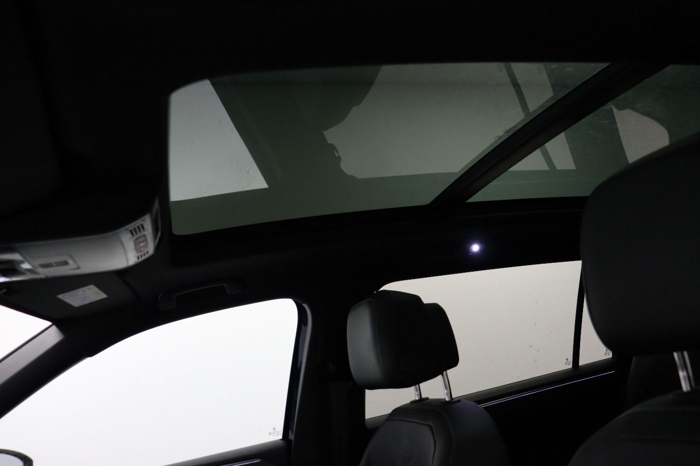 Fahrzeugabbildung Volkswagen Tiguan Allspace 2.0 TSI 4Motion DSG R-Line h/k