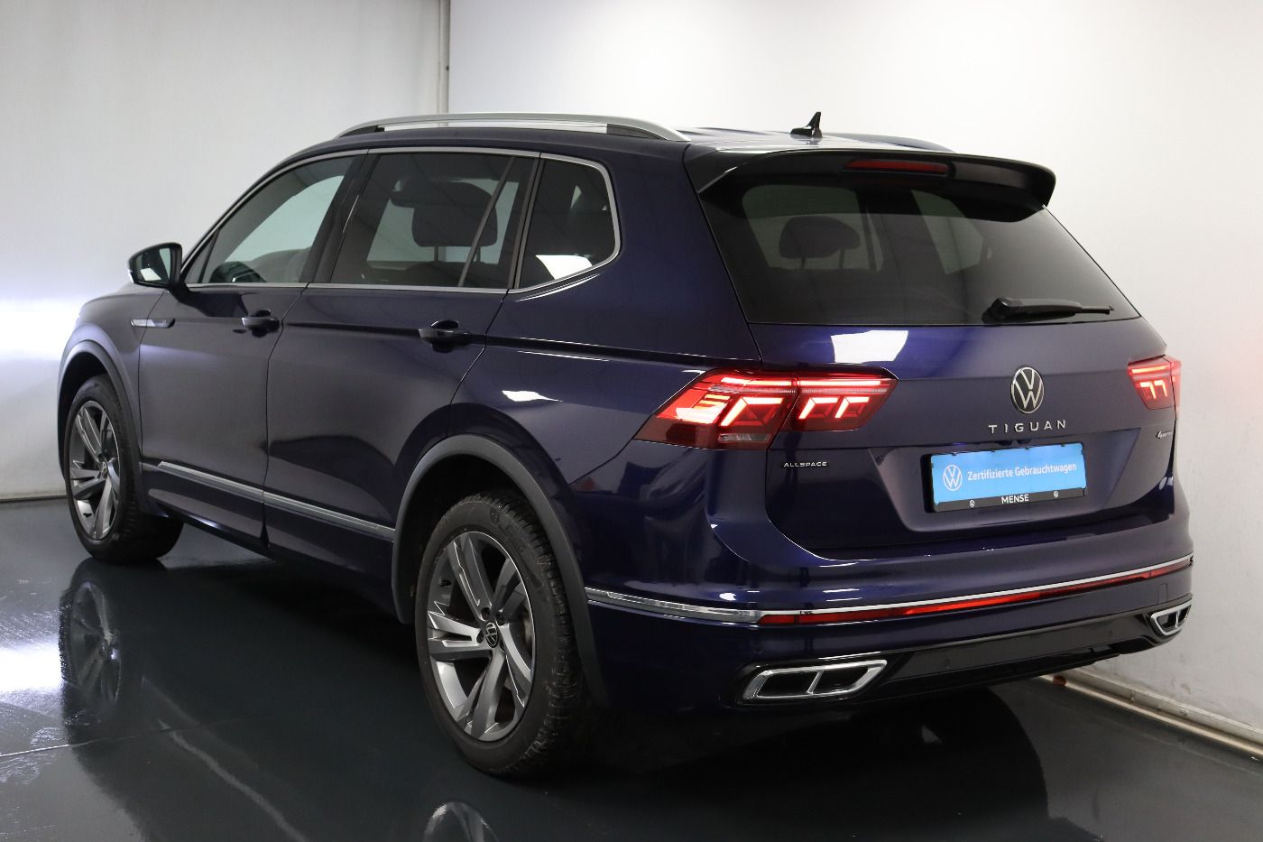 Fahrzeugabbildung Volkswagen Tiguan Allspace 2.0 TSI 4Motion DSG R-Line h/k