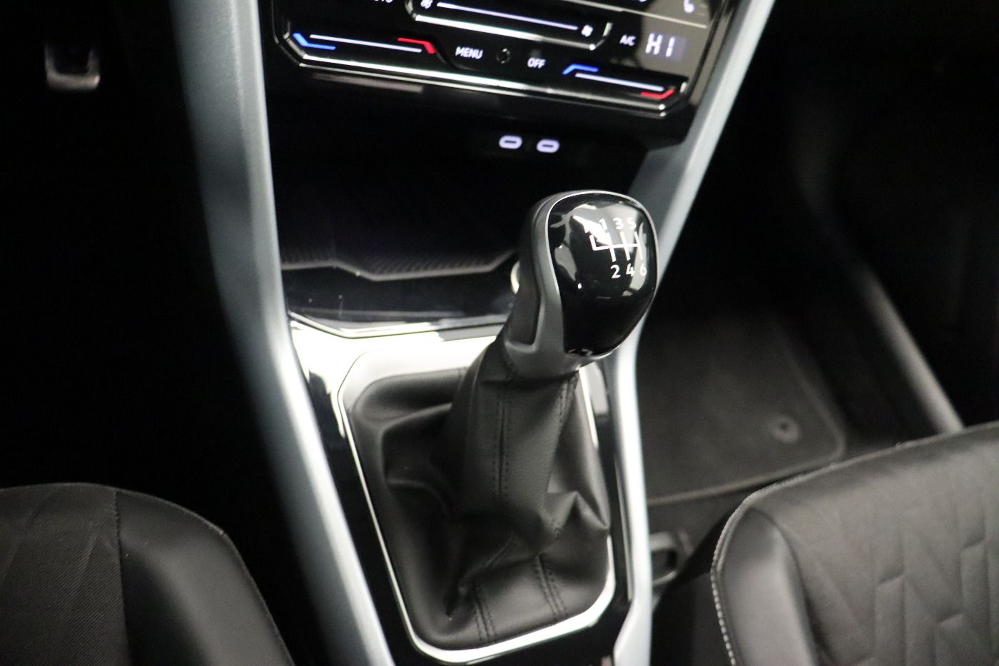 Fahrzeug autohaus mense Fahrzeugabbildung Volkswagen T-Roc 1.0 TSI Life Goal CarPlay|ACC|LED|Navi|PDC