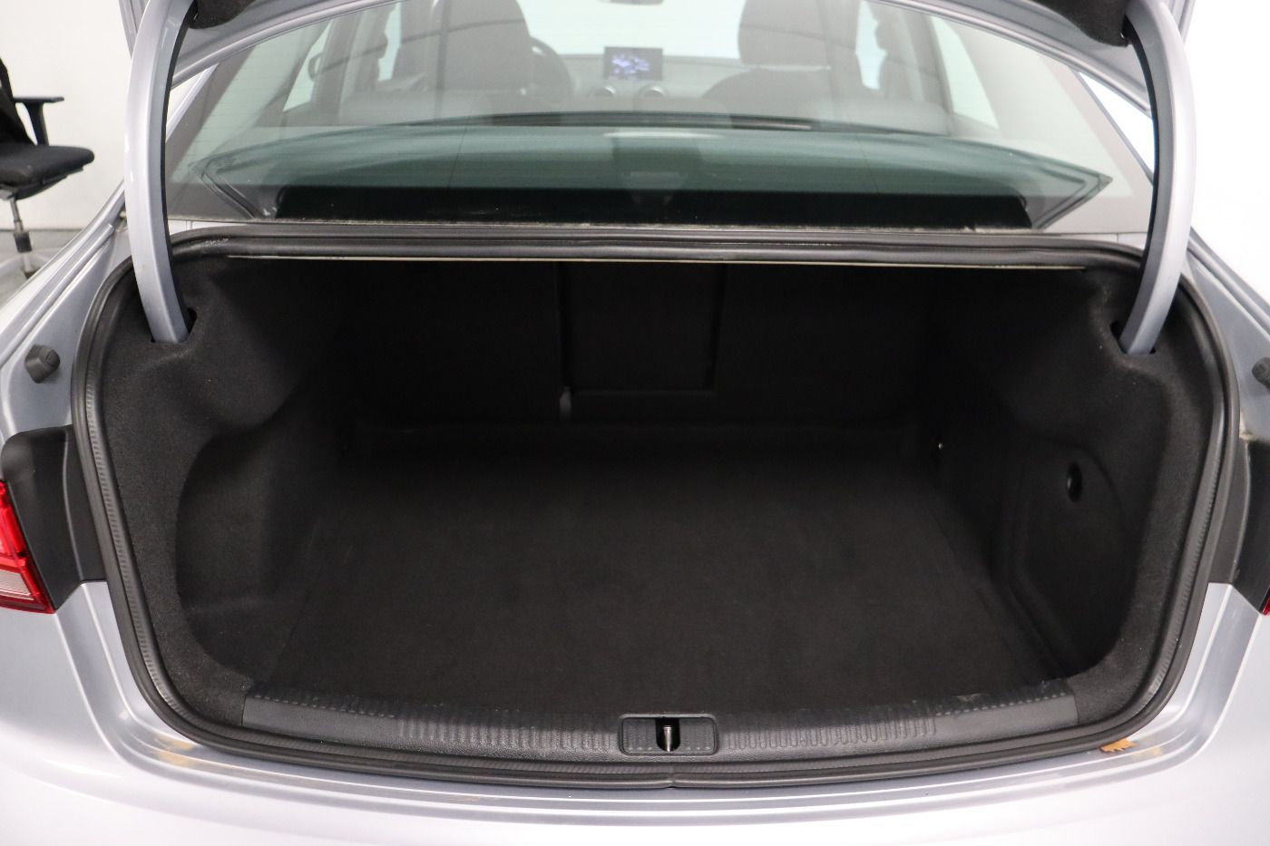 Fahrzeug autohaus mense Fahrzeugabbildung Audi A3 Limousine 30 TDI Navi|Xenon