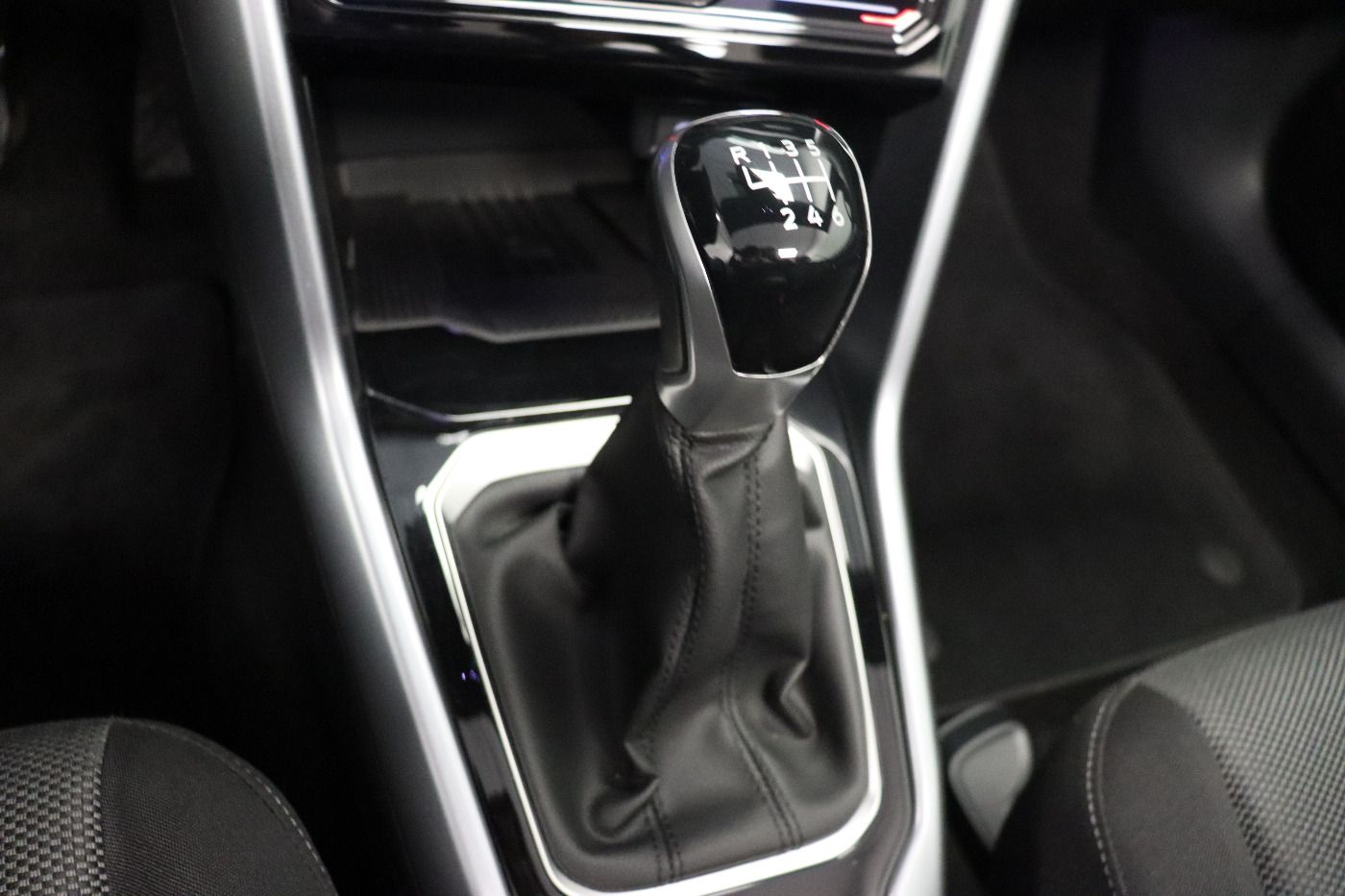 Fahrzeugabbildung Volkswagen T-Roc Cabriolet 1.5 TSI Style IQ.Light|Matrix|LM