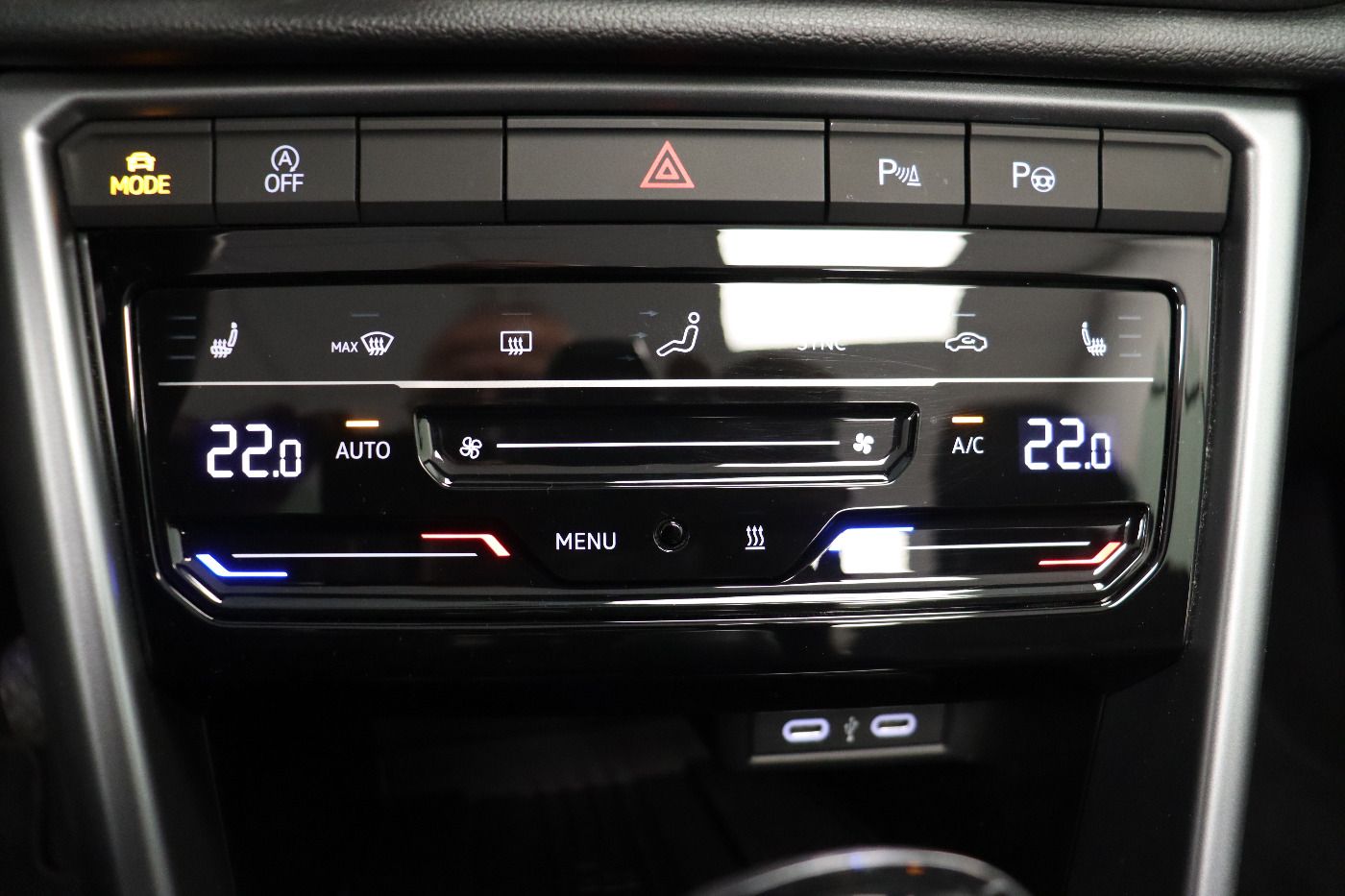 Fahrzeugabbildung Volkswagen T-Roc Cabriolet 1.5 TSI Style IQ.Light|Matrix|LM