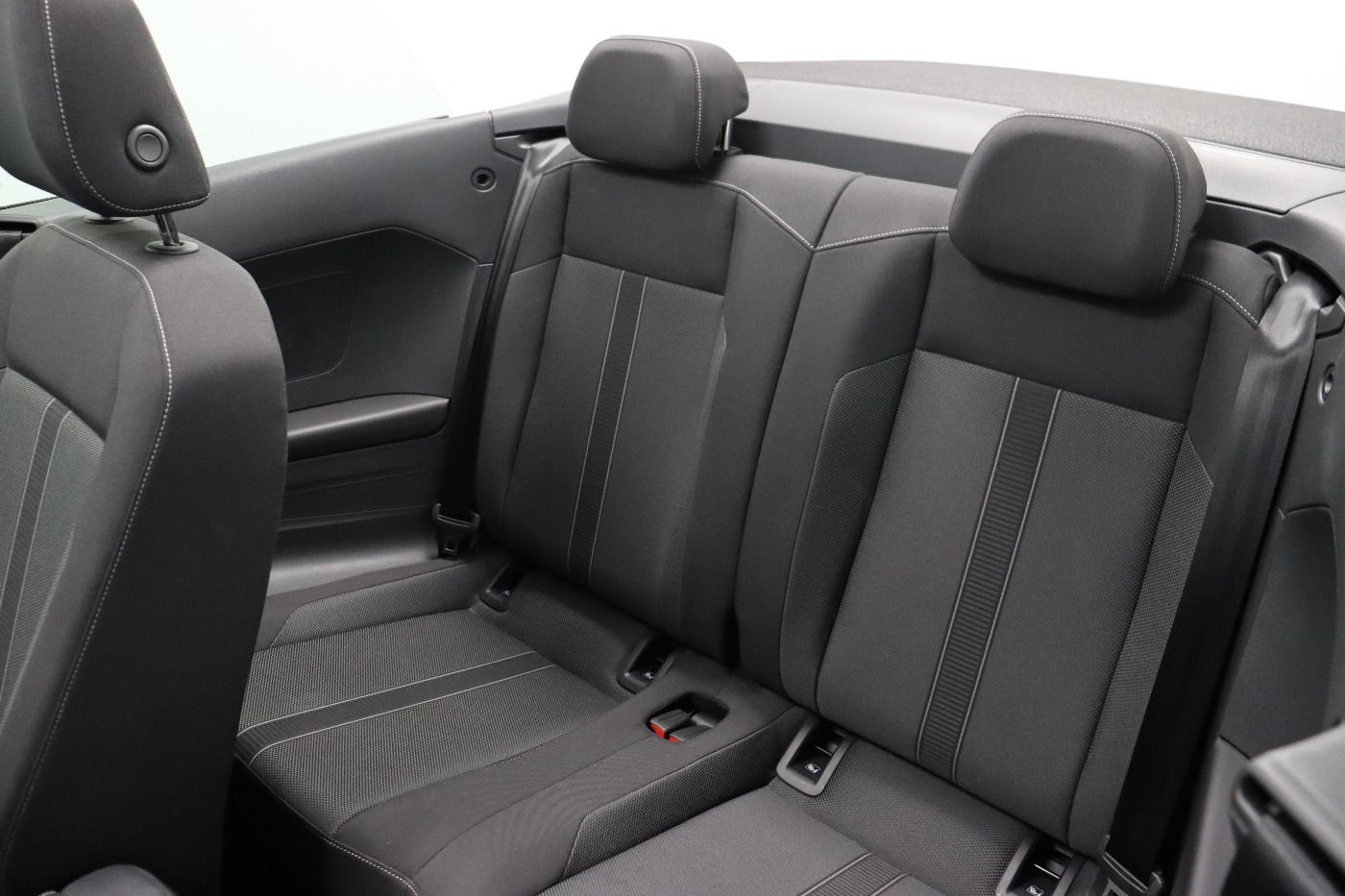 Fahrzeugabbildung Volkswagen T-Roc Cabriolet 1.5 TSI Style IQ.Light|Matrix|LM