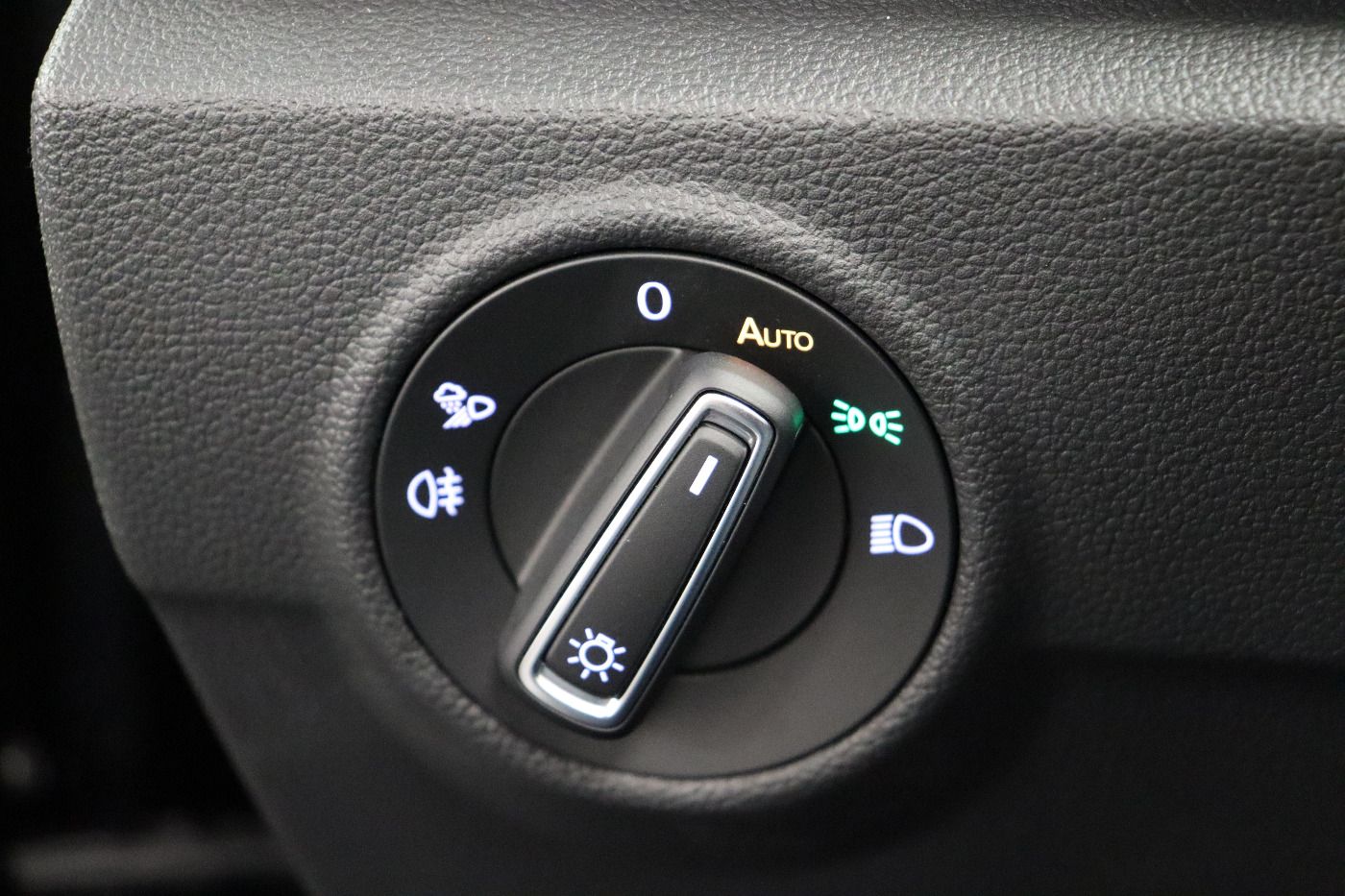 Fahrzeugabbildung Volkswagen T-Roc Cabriolet 1.5 TSI Style IQ.Light|Matrix|LM