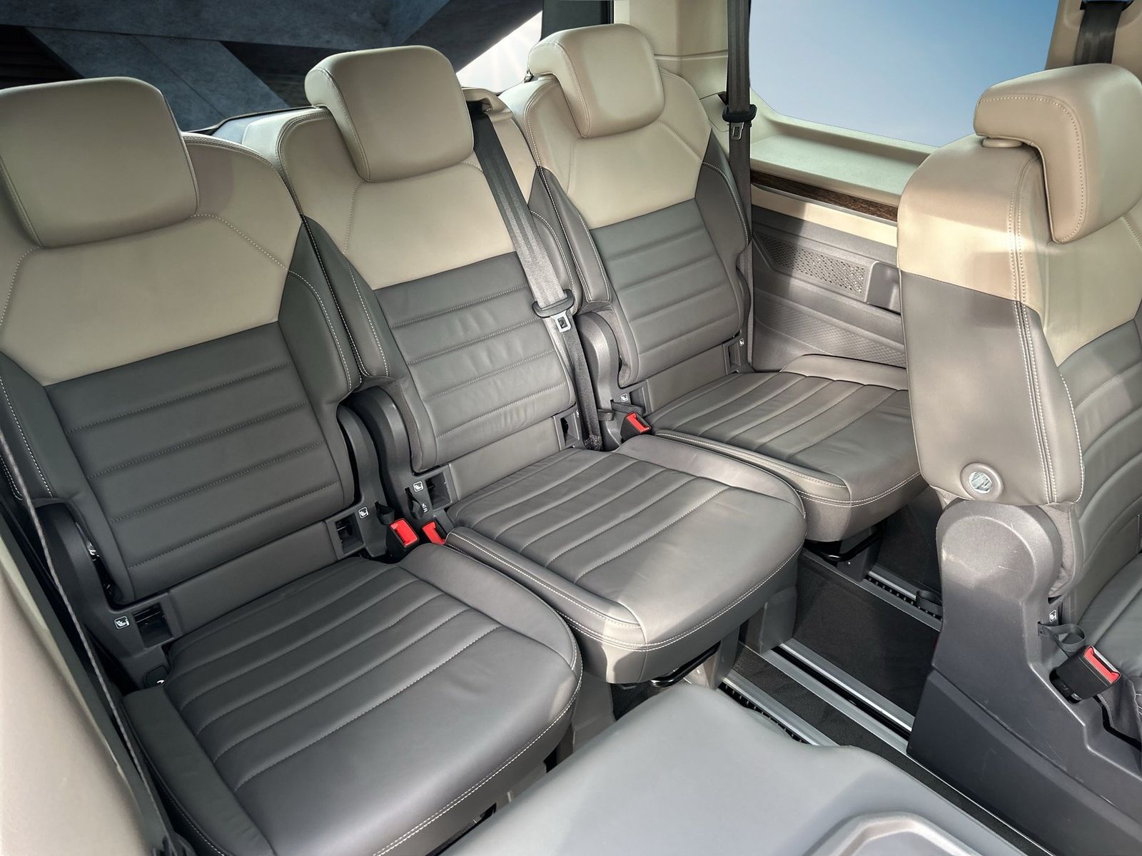 Fahrzeugabbildung Volkswagen T7 Multivan 1.4 TSI Style IQ.Light|AHK